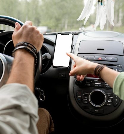 Hands-Free Infotainment: Effortless Interaction